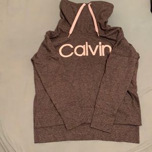 I’m selling a sweatshirt I got for Christmas of 2020 that it hasn’t been worn.